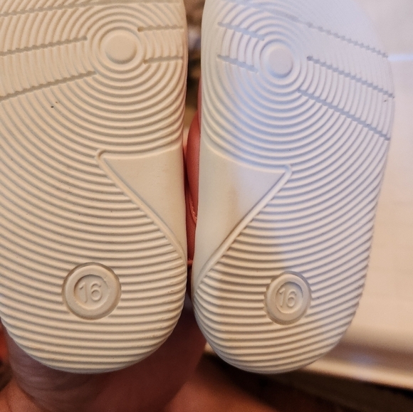 Nwot baby boots - Picture 6 of 7